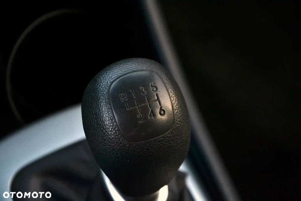 Kia Rio 1.4 Dream-Team Edition - 30