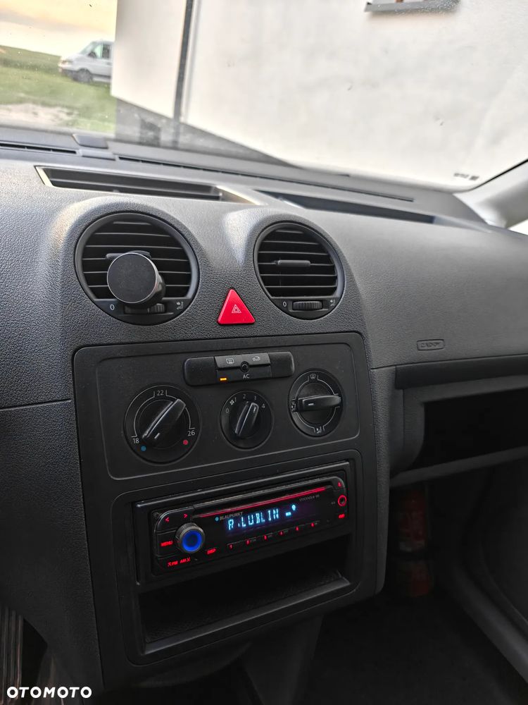 Volkswagen Caddy - 10