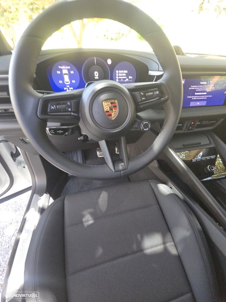 Porsche Macan Electric - 27