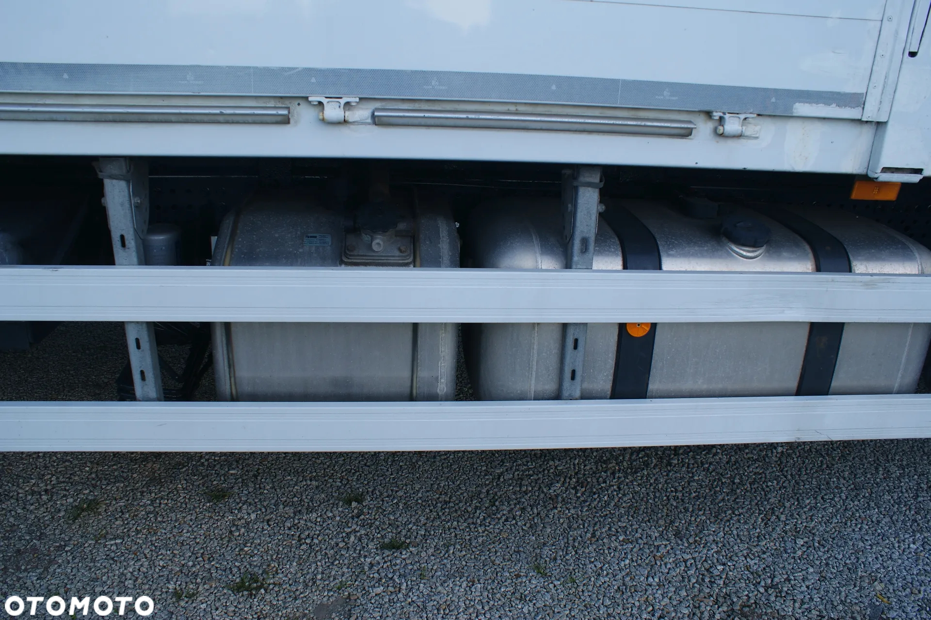 Mercedes-Benz Antos Actros 1830 - 24