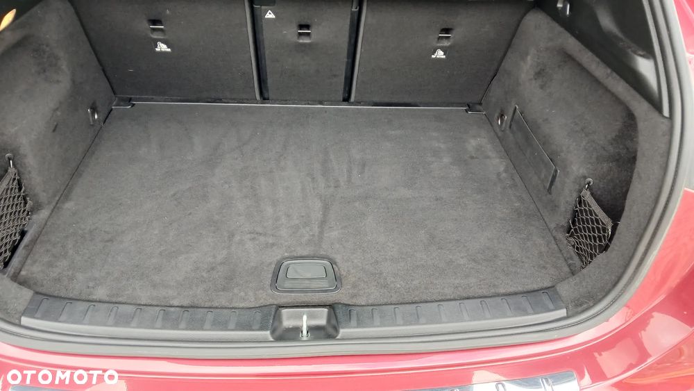 Mercedes-Benz GLA - 28