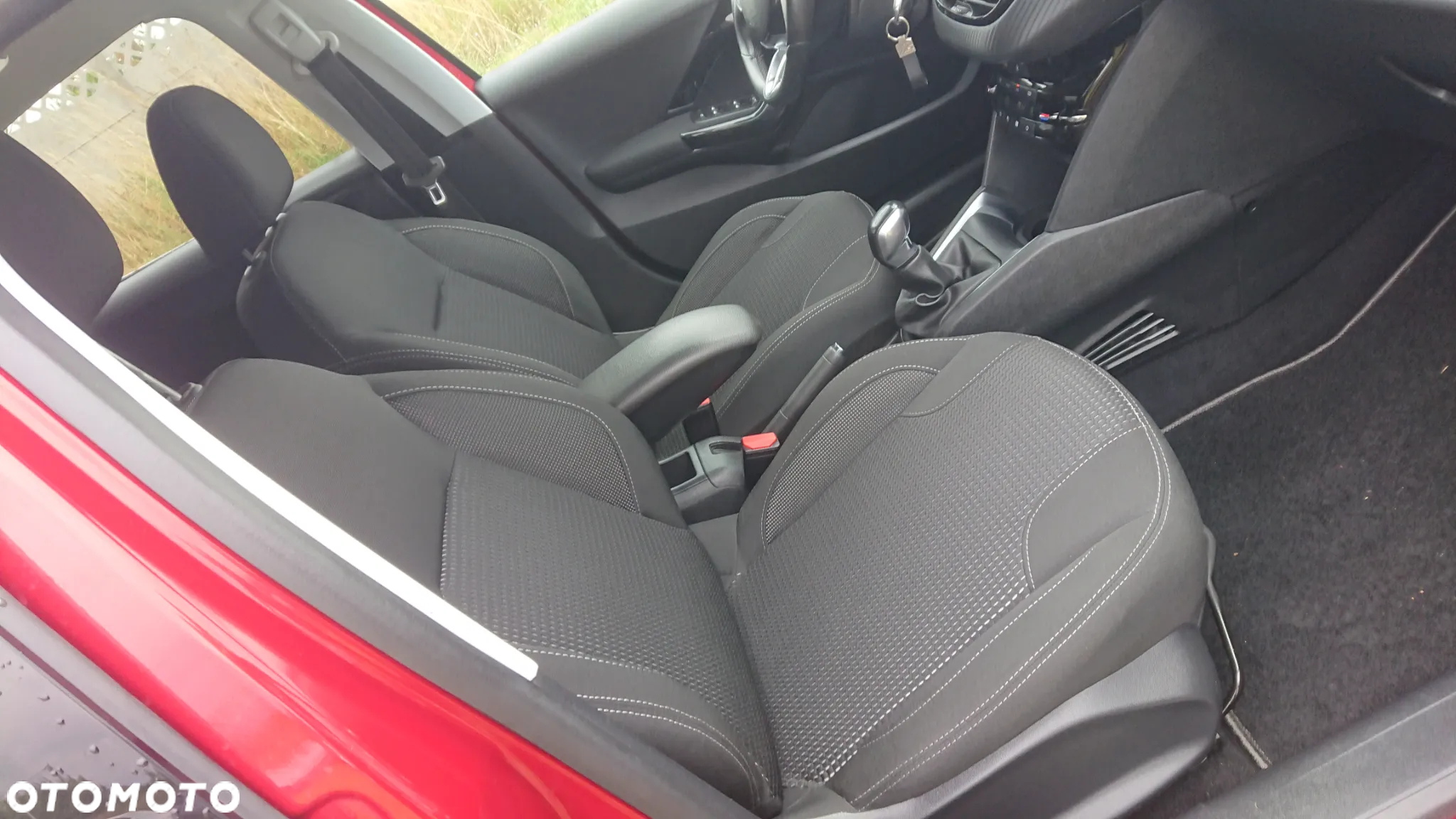 Peugeot 208 - 22
