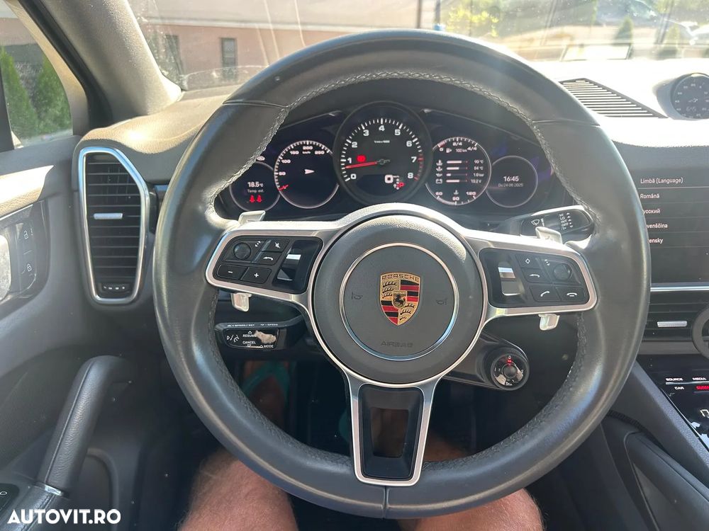 Porsche Cayenne Coupe Standard - 10