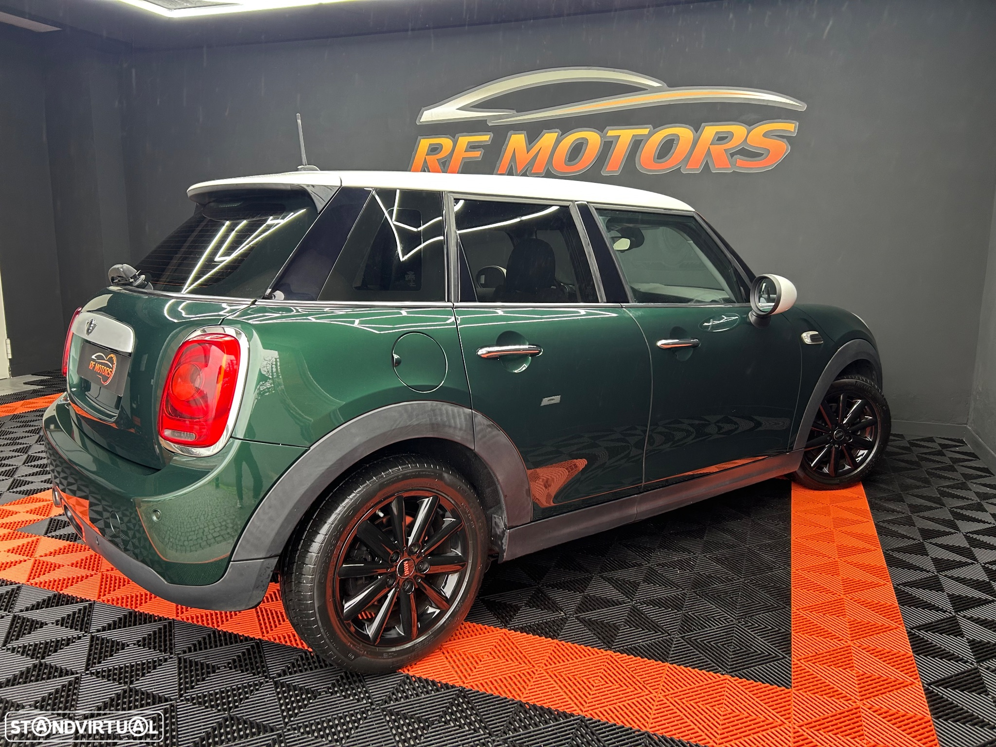 MINI 5 Portas Cooper D Auto - 27