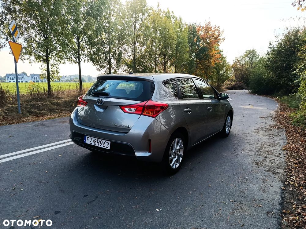 Toyota Auris 1.8 HSD Luna - 6