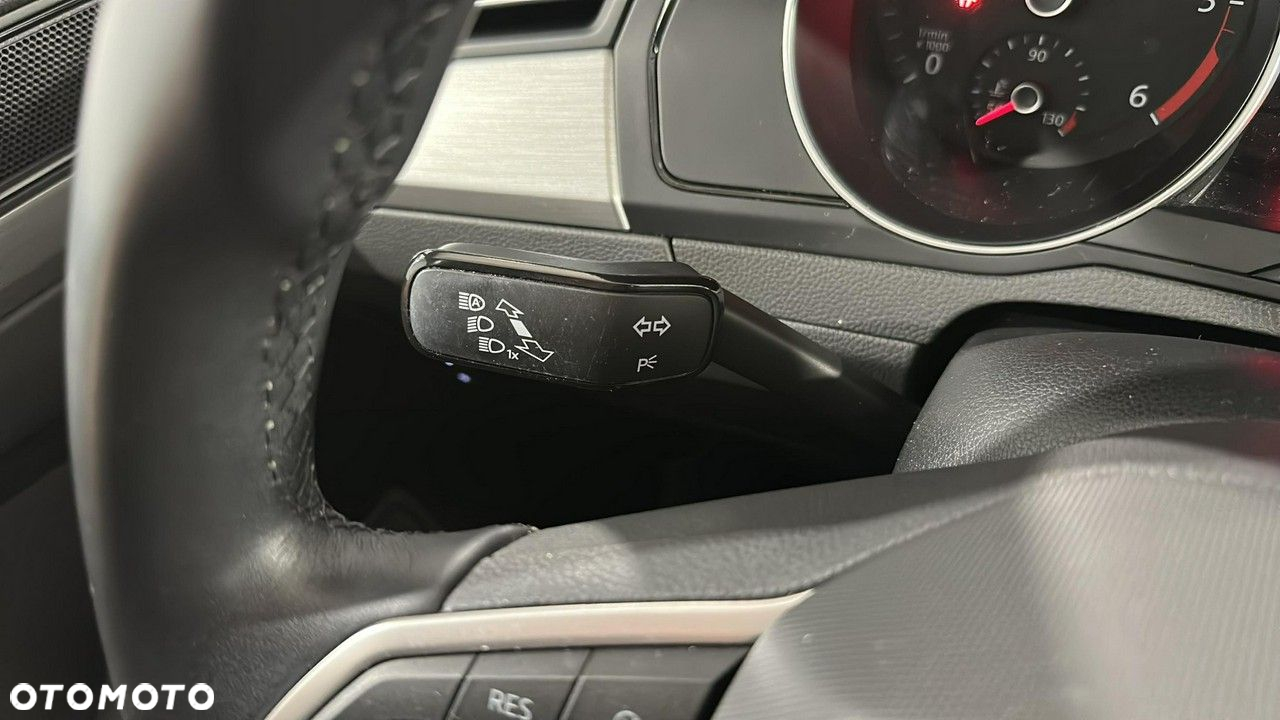 Volkswagen Passat - 23