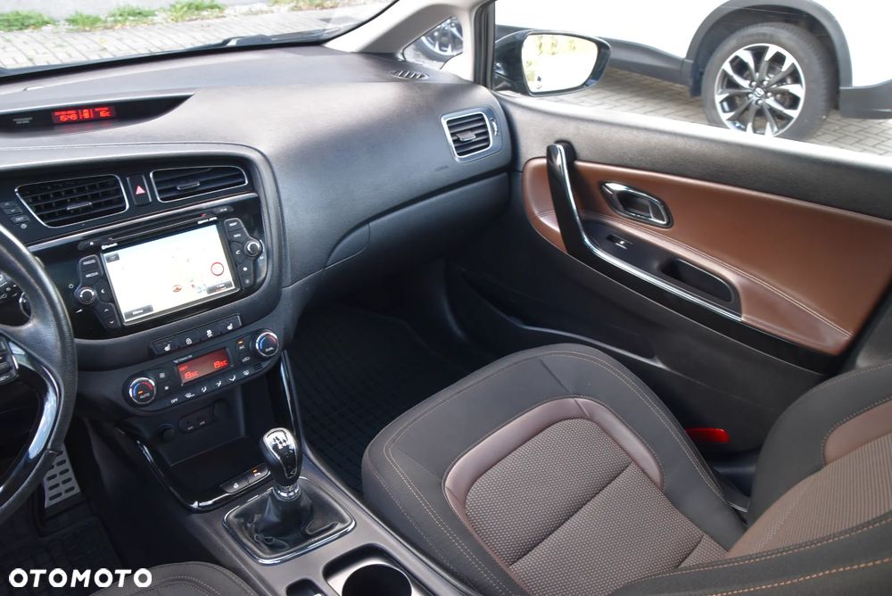 Kia Ceed - 21