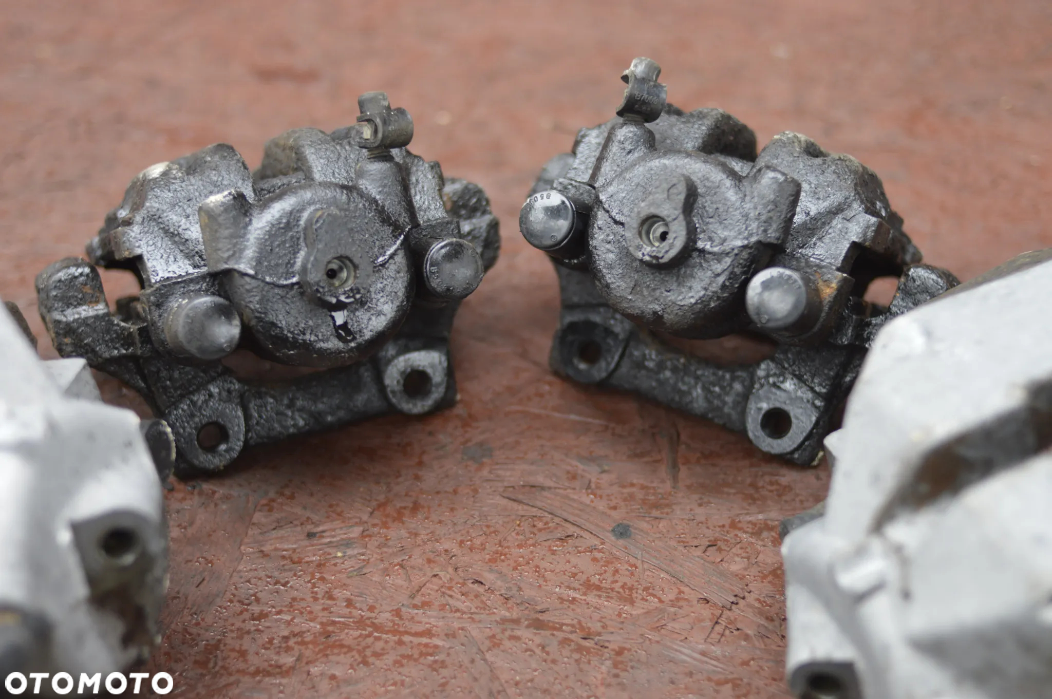 BMW E90 / E91 / E92 ORYGINALNY KOMPLET ZACISKÓW HAMULCOWYCH + JARZMA  PRZÓD 300MM + TYŁ 300MM O NR.  34 21 6 768 697 / 34 11 6 769 091 / 34 11 6 769 092 / 34 21 6 768 698 OEM W BARDZO DOBRYM STANIE - 12