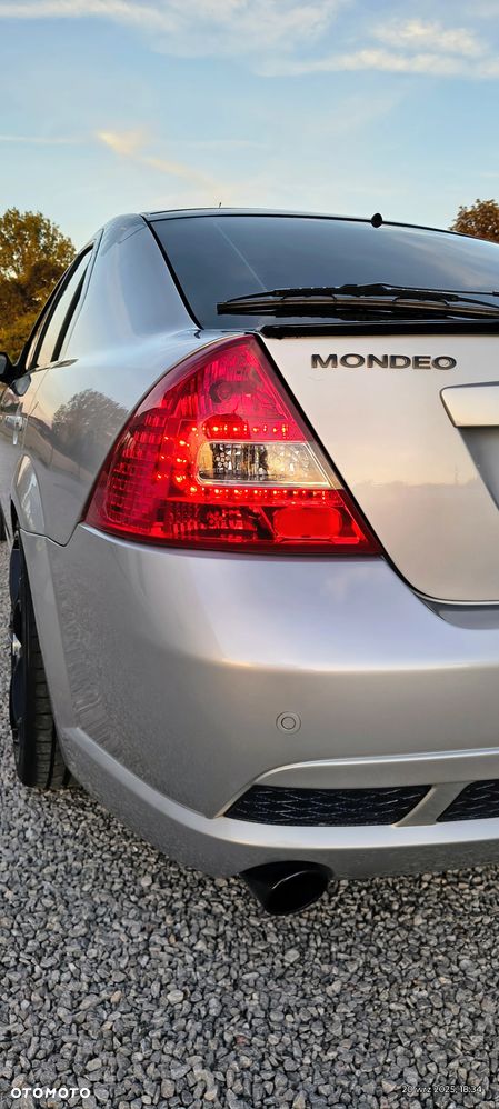 Ford Mondeo 3.0 V6 ST 220 - 7