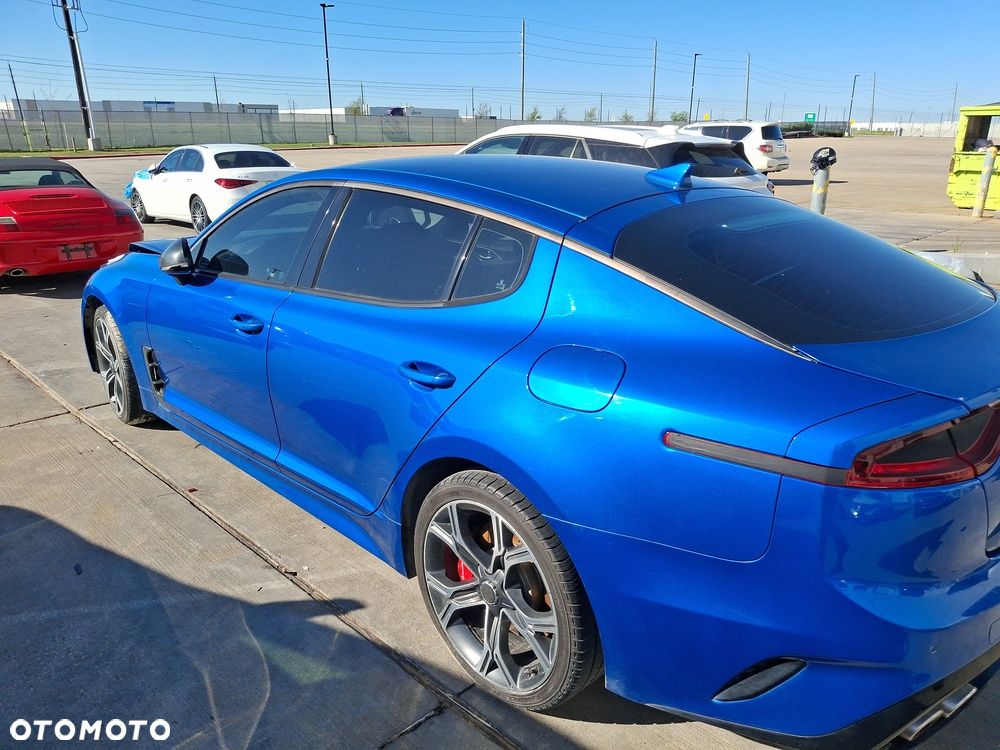 Kia Stinger - 17