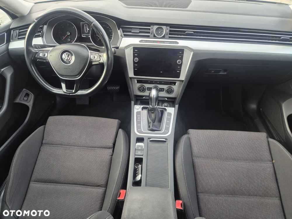 Volkswagen Passat 2.0 TDI SCR DSG Comfortline - 14