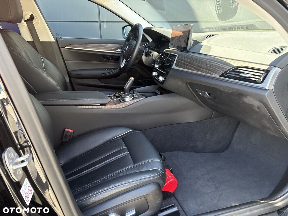 BMW Seria 5 520d mHEV - 10