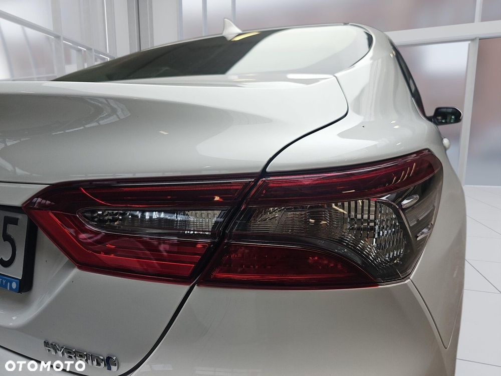 Toyota Camry 2.5 Hybrid Comfort CVT - 34
