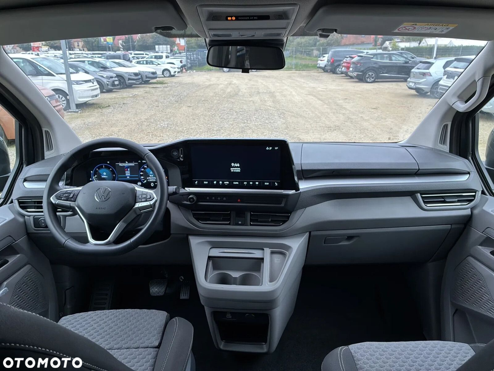 Volkswagen Caravelle - 12