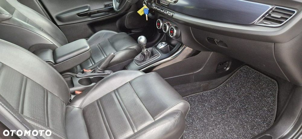 Alfa Romeo Giulietta - 33