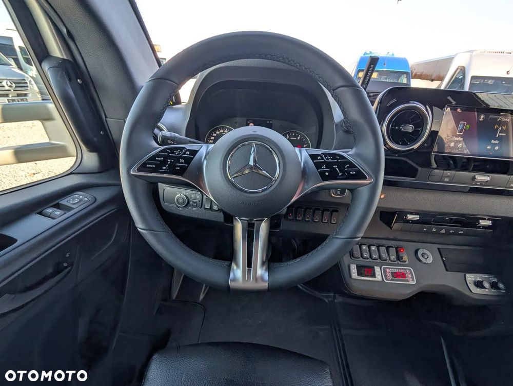 Mercedes-Benz Sprinter 519 - 24