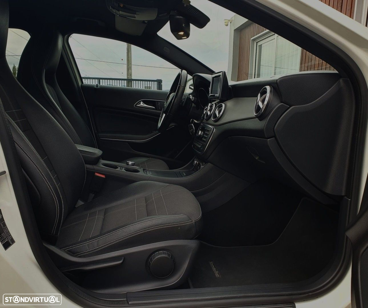 Mercedes-Benz GLA 220 CDI 4Matic 7G-DCT Urban - 18