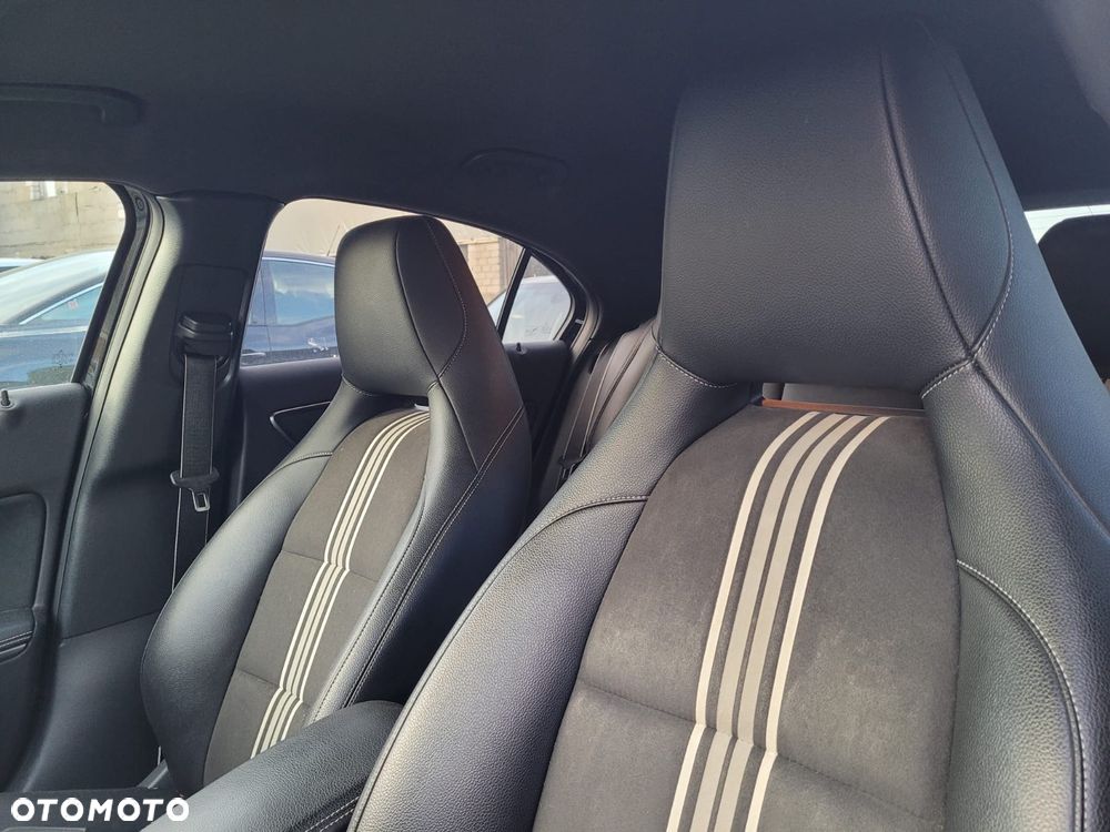 Mercedes-Benz Klasa A 180 (BlueEFFICIENCY) 7G-DCT AMG Sport - 13