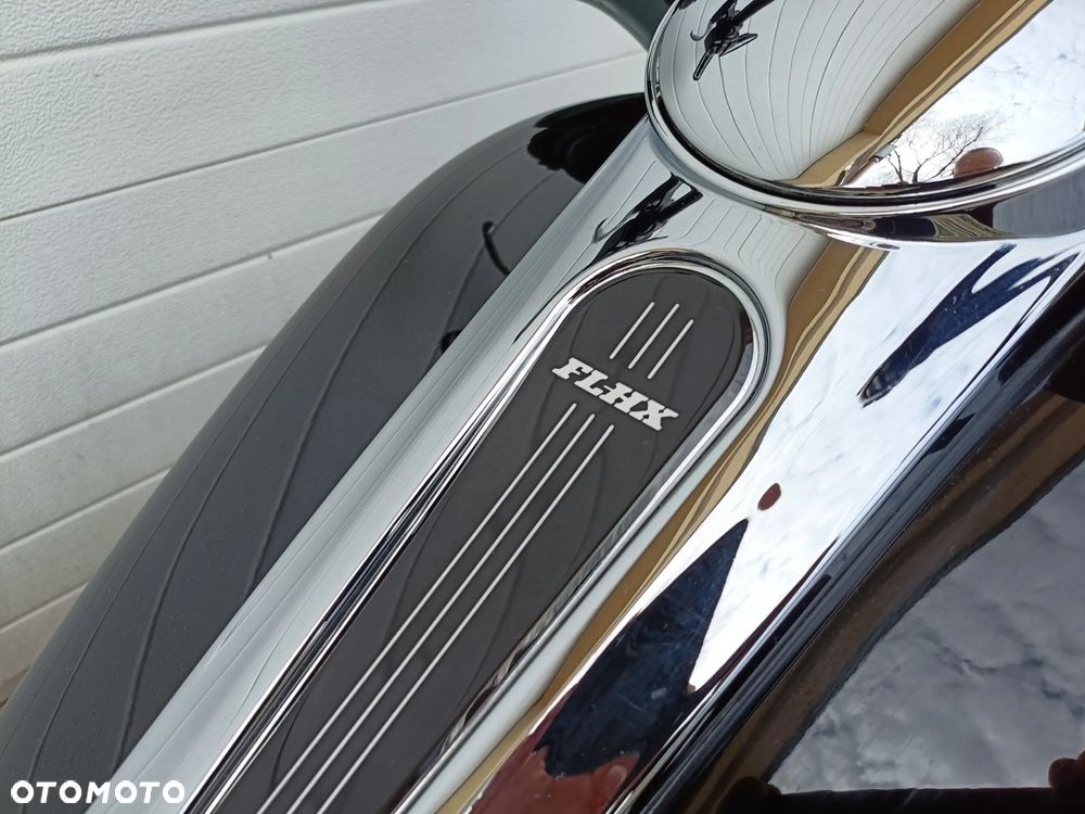 Harley-Davidson Touring Street Glide - 21