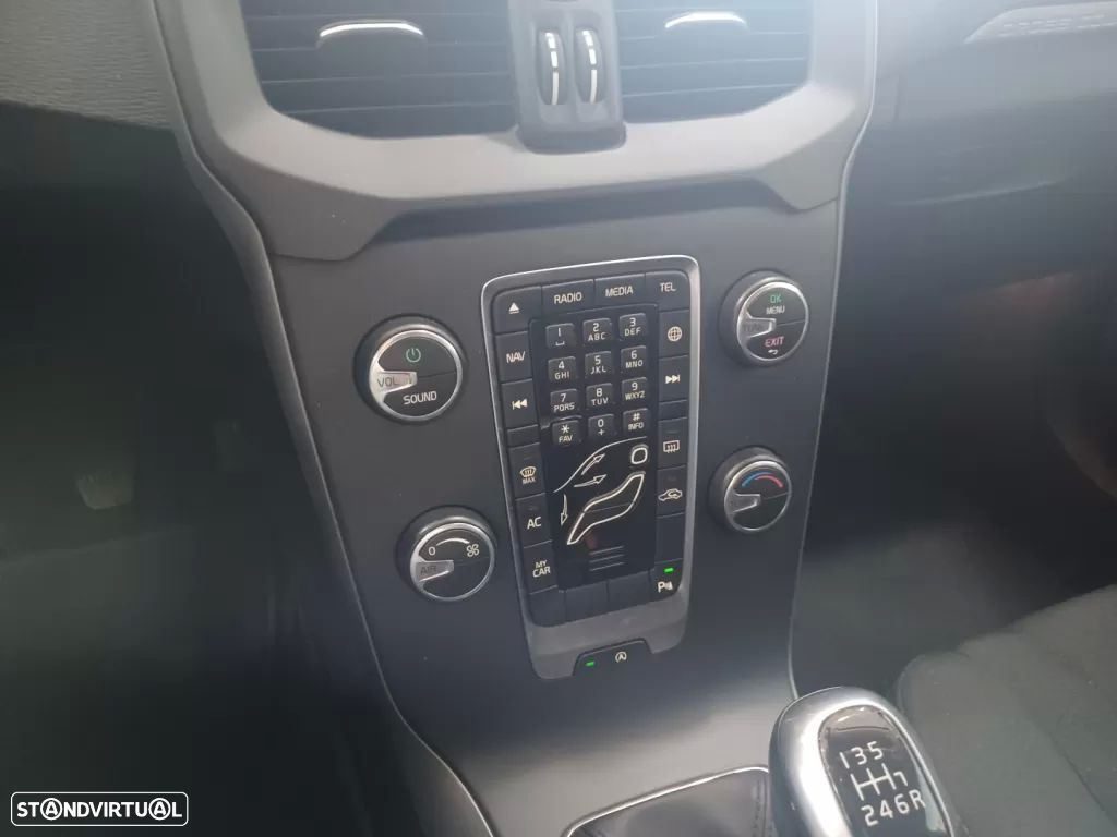 Volvo V40 Cross Country 2.0 D2 Kinetic - 18