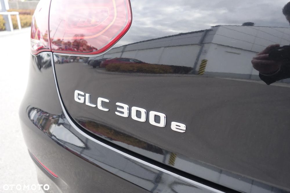 Mercedes-Benz GLC 300 e 4-Matic Business Edition - 11