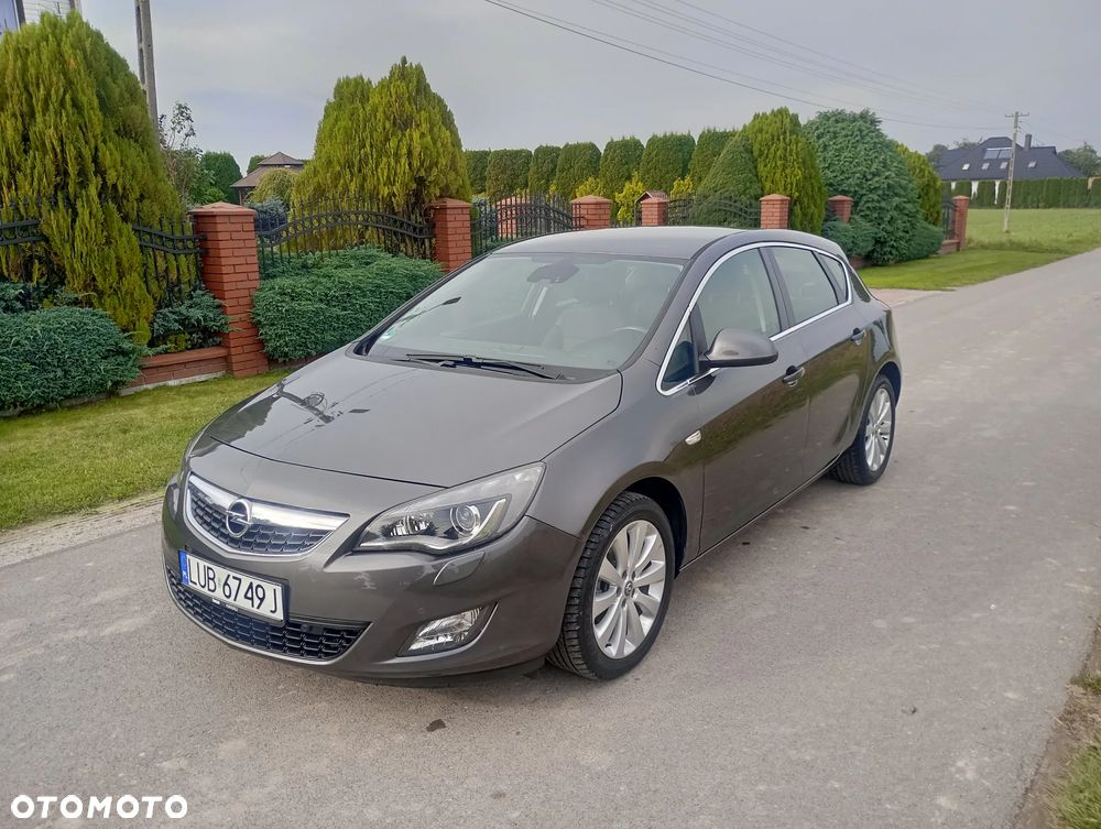 Opel Astra 1.4 Turbo Cosmo - 1