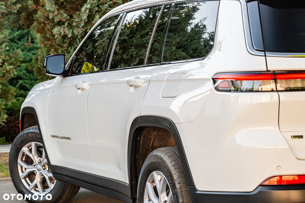 Jeep Grand Cherokee - 16