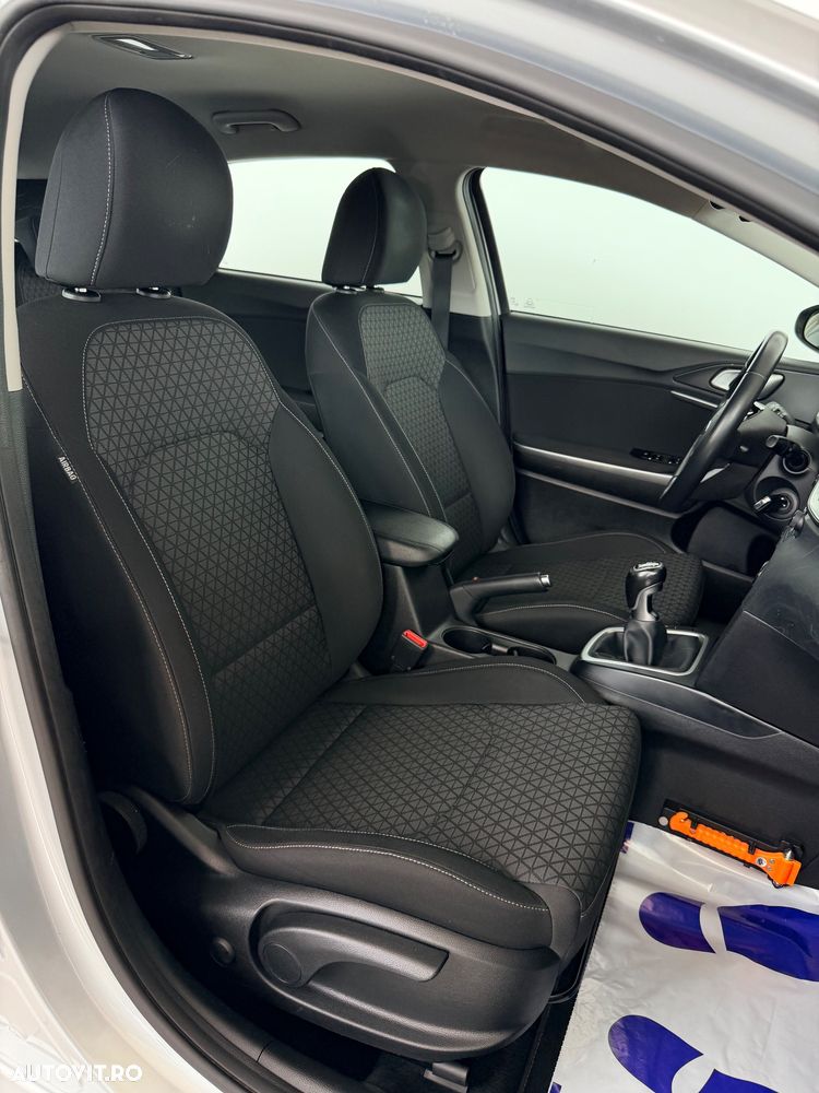 Kia Ceed 1.6 DSL MHEV Star - 29