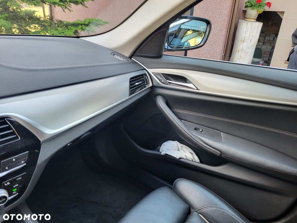 BMW Seria 5 530e iPerformance Luxury Line - 25