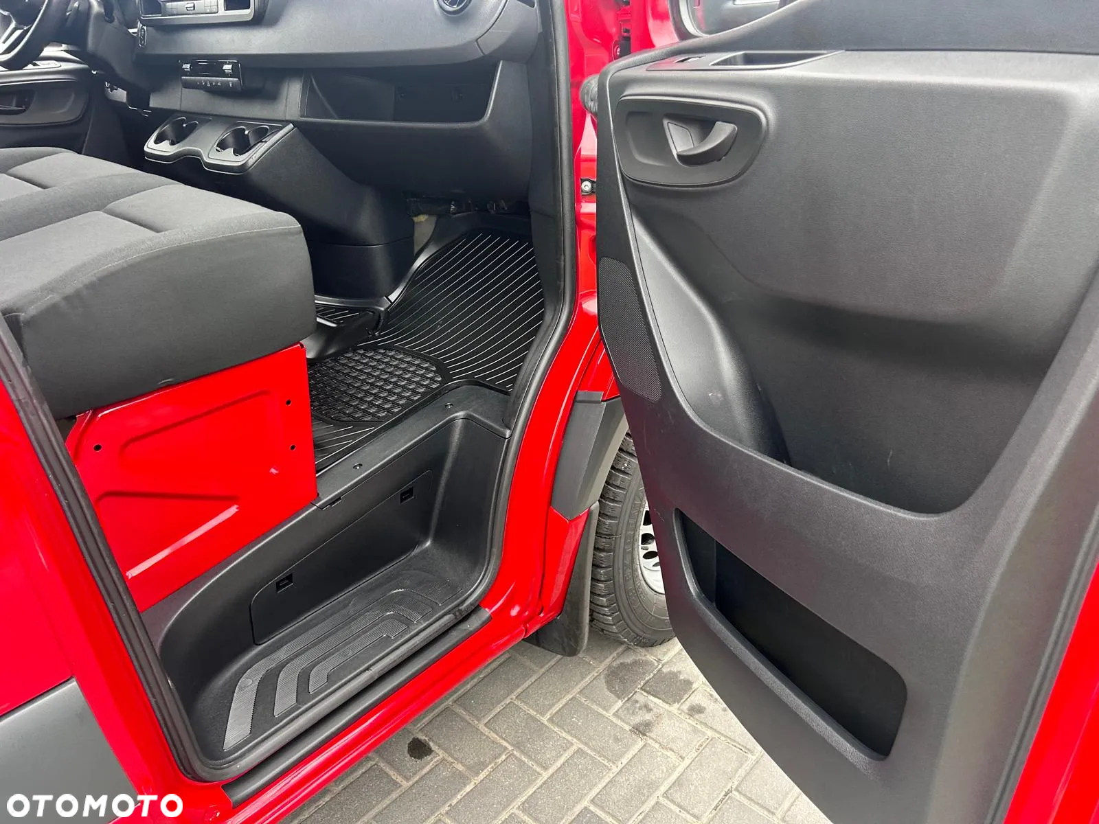 Mercedes-Benz Sprinter - 22