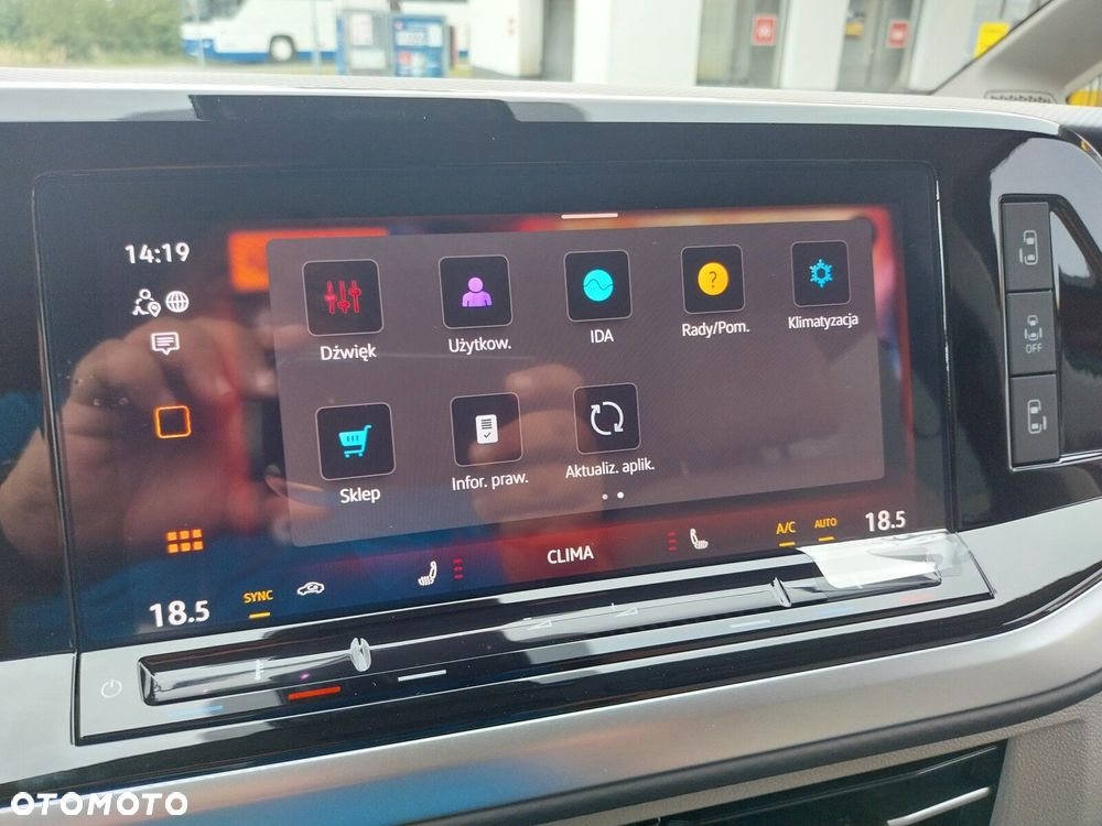 Volkswagen multivan Multivan Style L2 silnik: 2,0 l TDI SCR 110 kW / skrzynia biegów: 7-biegowa DSG rozstaw osi: 3124 mm - 36