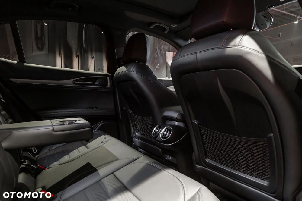 Alfa Romeo Stelvio 2.0 Turbo Veloce Q4 - 8