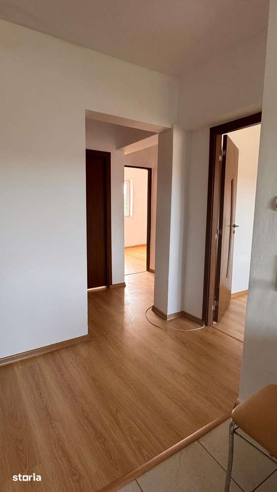Apartament 3 camere, finisat, ideal locuit. Zona Unitatea Militara — fotografia 3