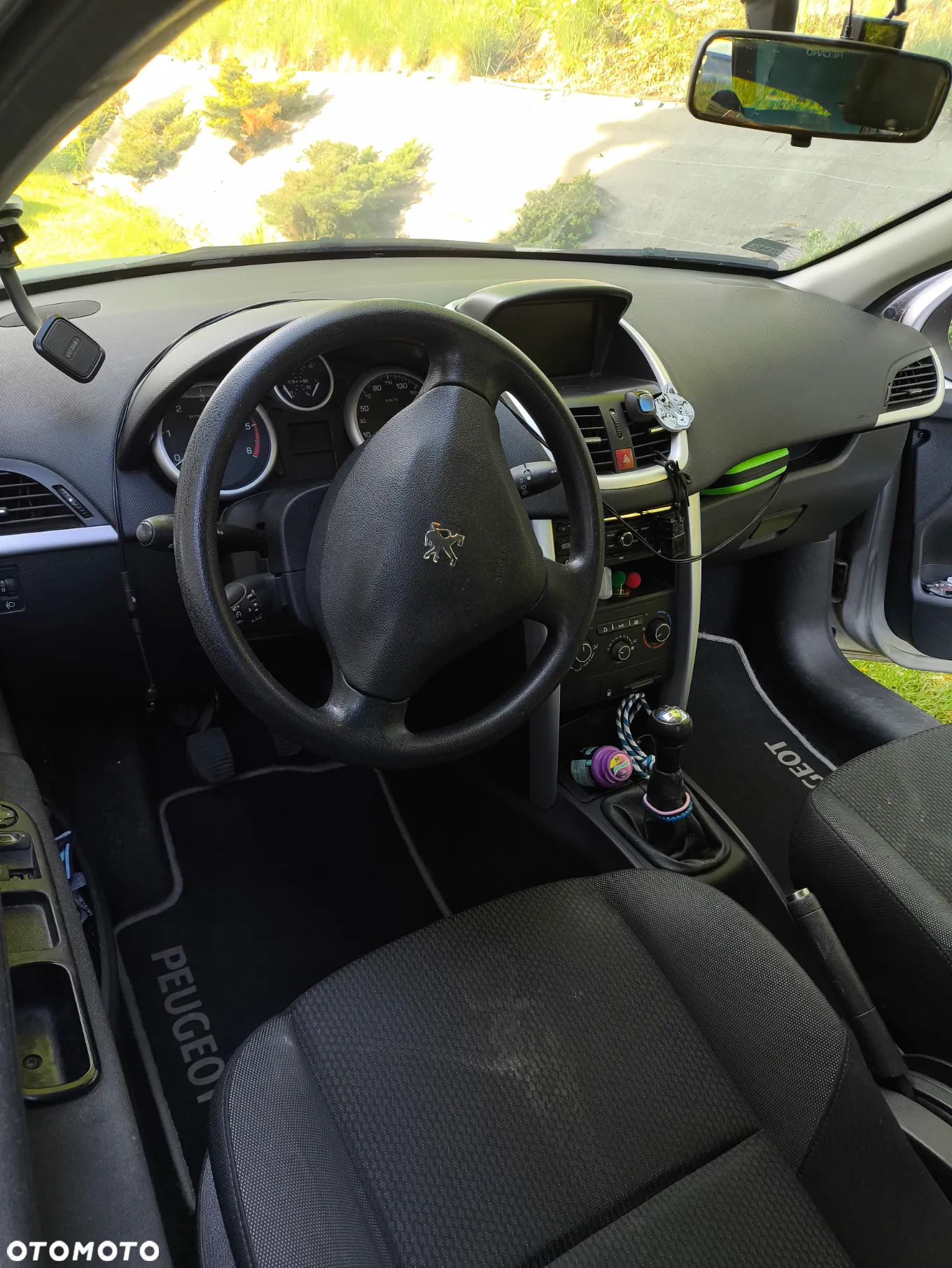 Peugeot 207 - 13