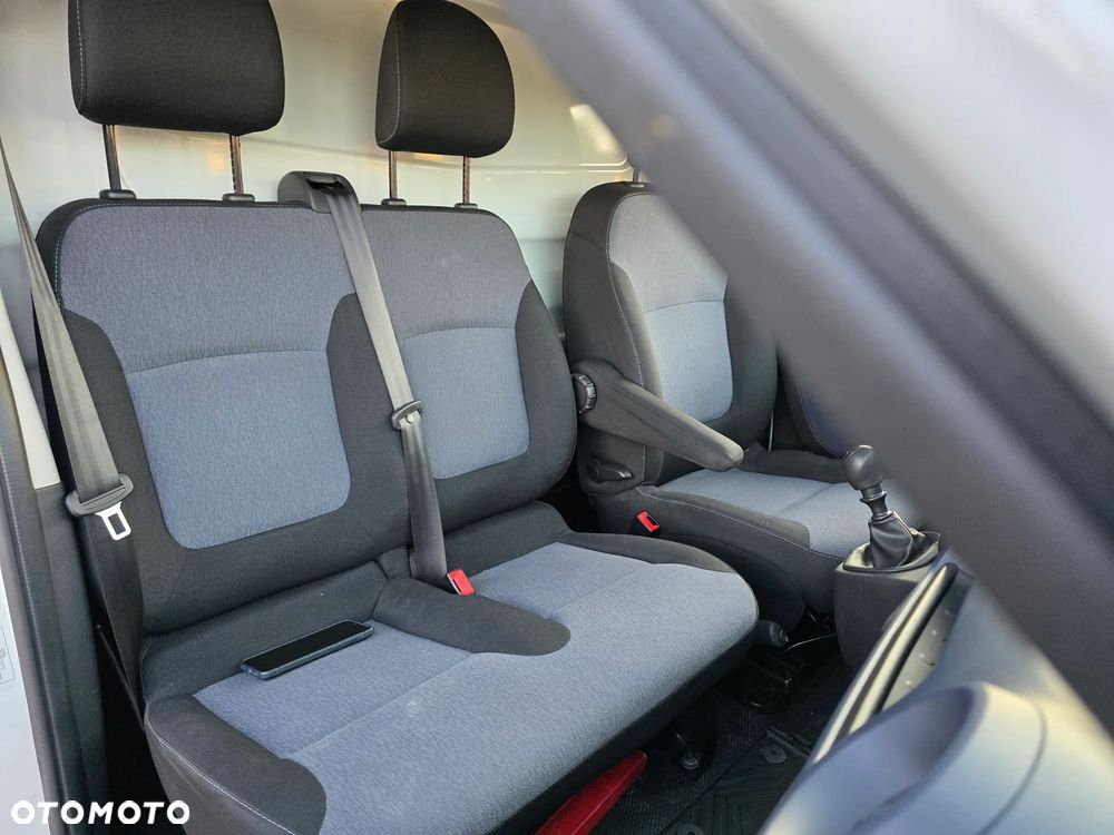Opel Vivaro - 15