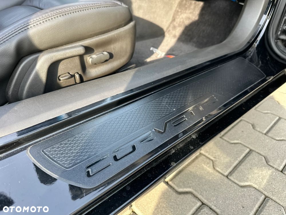Chevrolet Corvette - 23