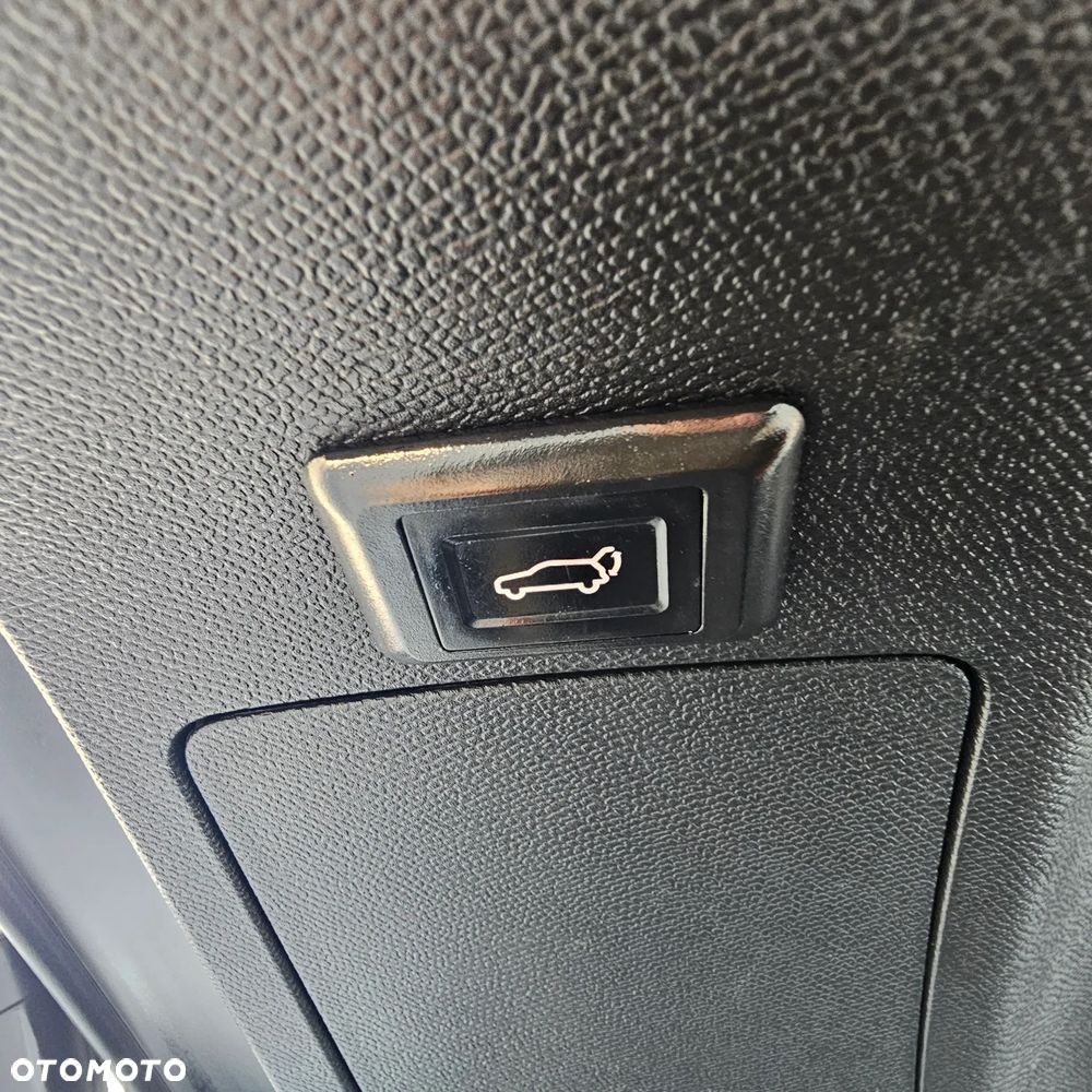 Peugeot 5008 2.0 BlueHDI Crossway S&S EAT8 - 17