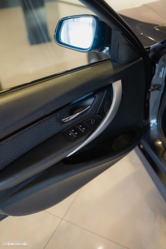 BMW 318 d Pack M - 22