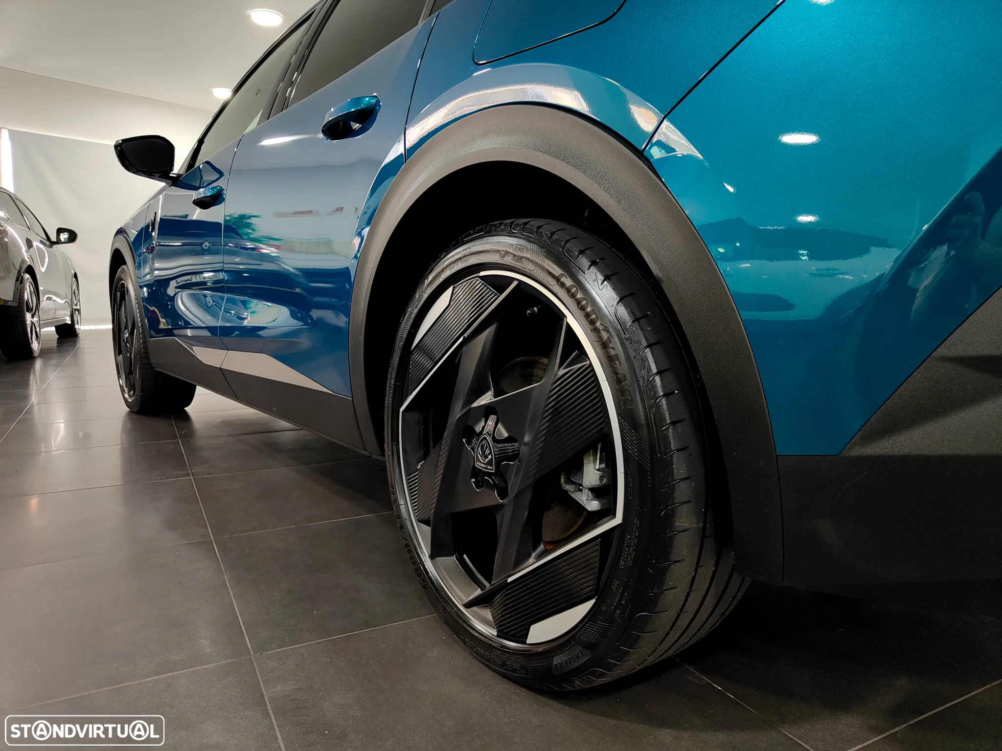 Peugeot 408 1.6 Hybrid GT e-EAT8 - 24