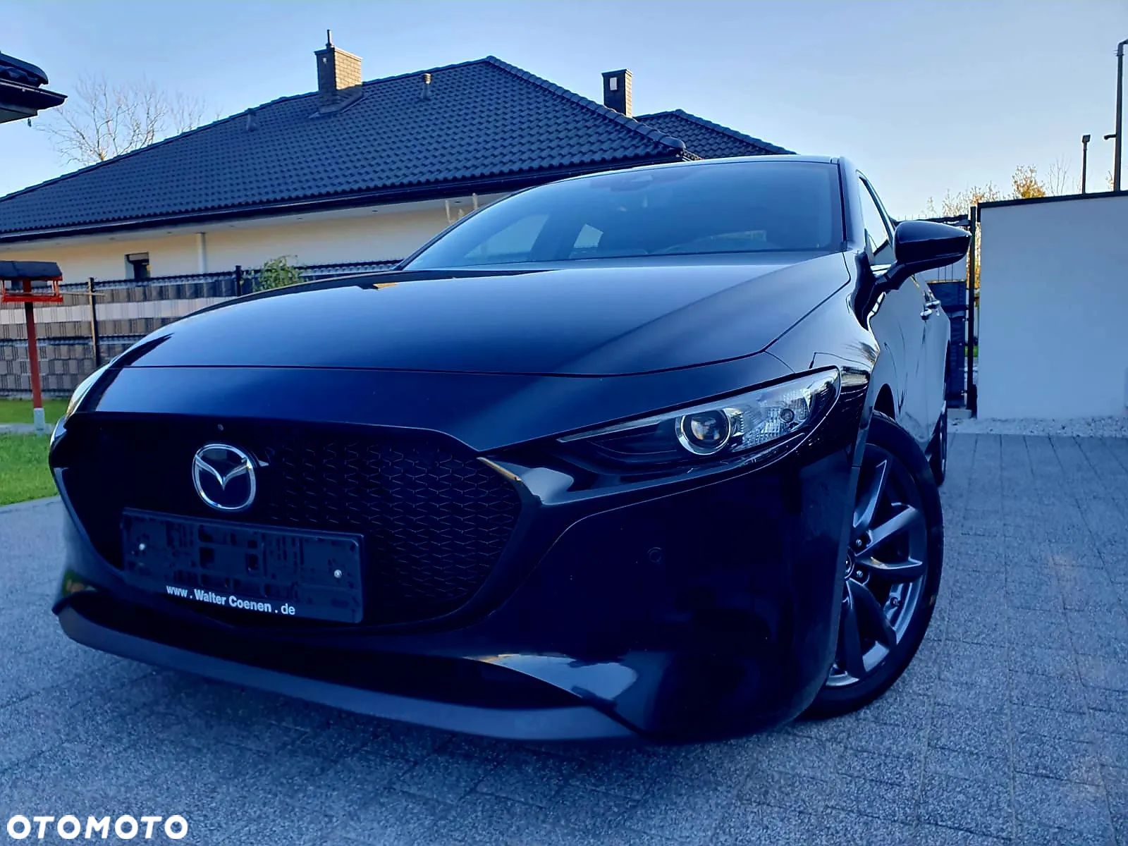 Mazda 3 e-SKYACTIV-G 2.0 M HYBRID - 1