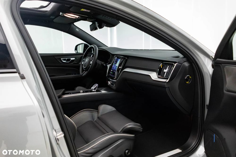 Volvo S60 B5 B AWD Ultimate Dark - 18