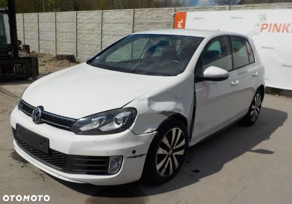 Volkswagen Golf - 6