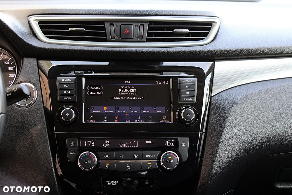 Nissan Qashqai 1.3 DIG-T N-Connecta - 18