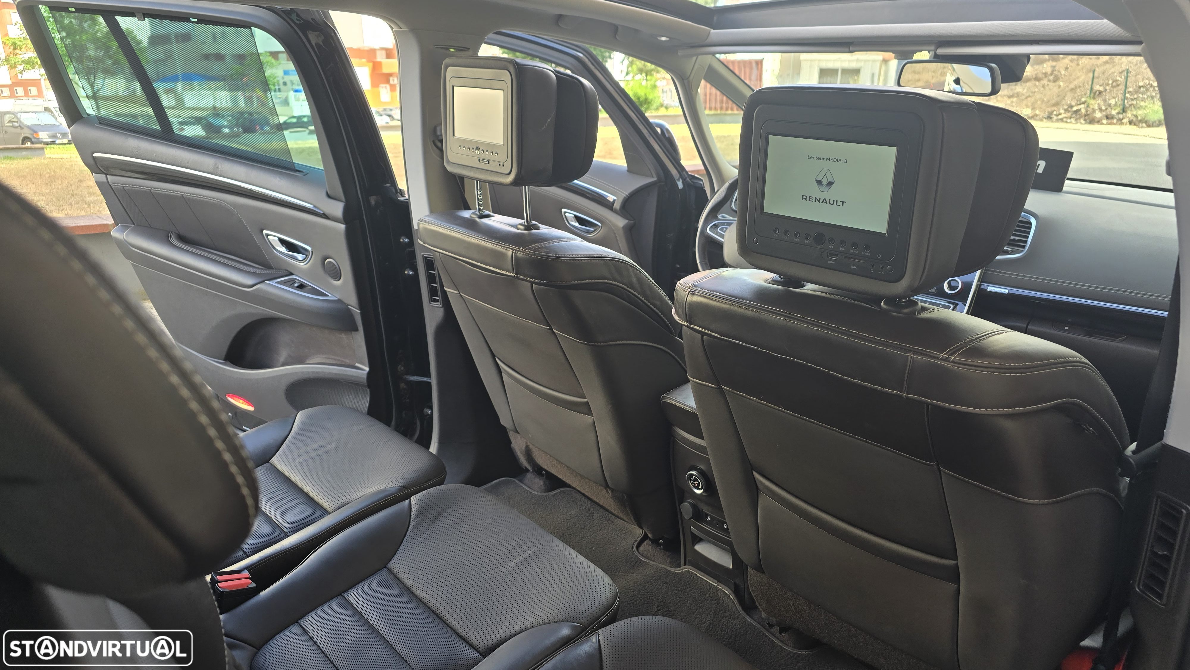 Renault Espace 1.6 dCi Initiale Paris EDC - 27
