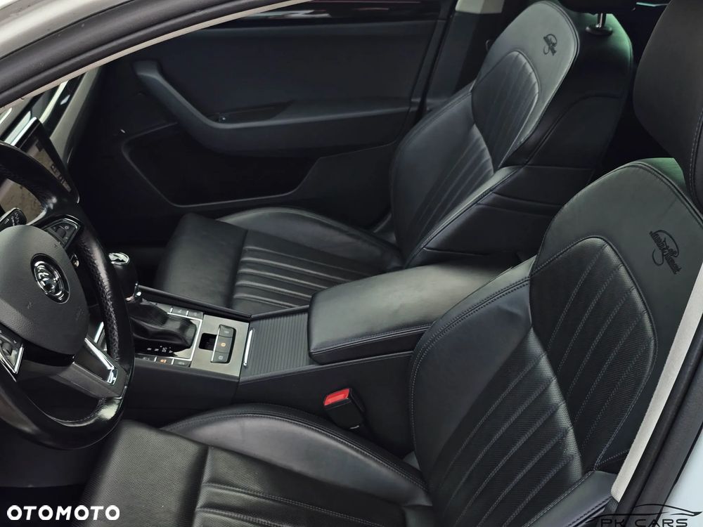 Skoda Superb Combi 2.0 TDI 4x4 DSG L&K - 32