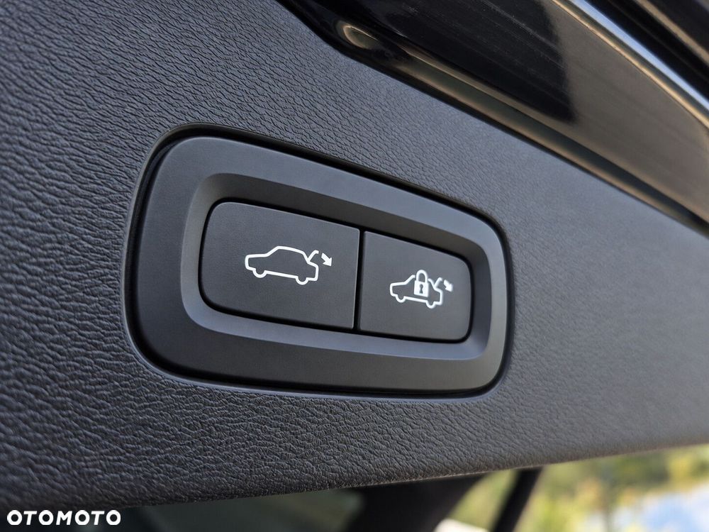 Volvo V60 B3 B Momentum Core - 29