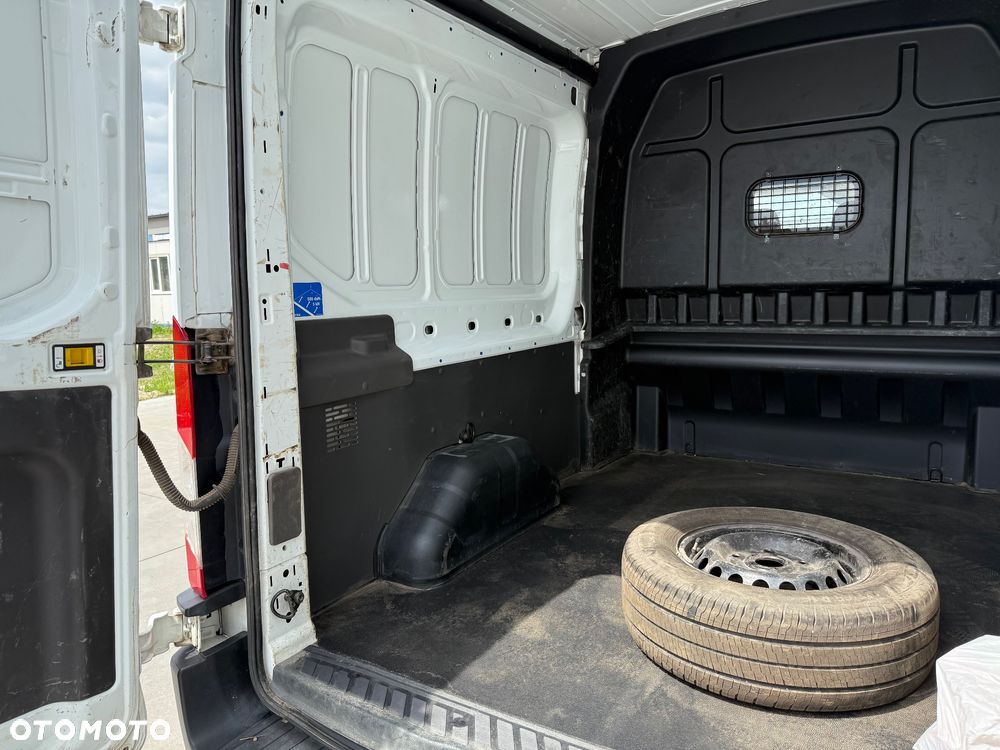 Ford Transit - 25