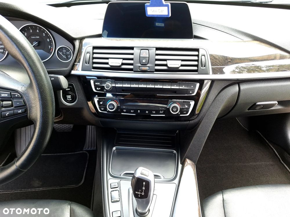 BMW Seria 3 320i Luxury Line - 9