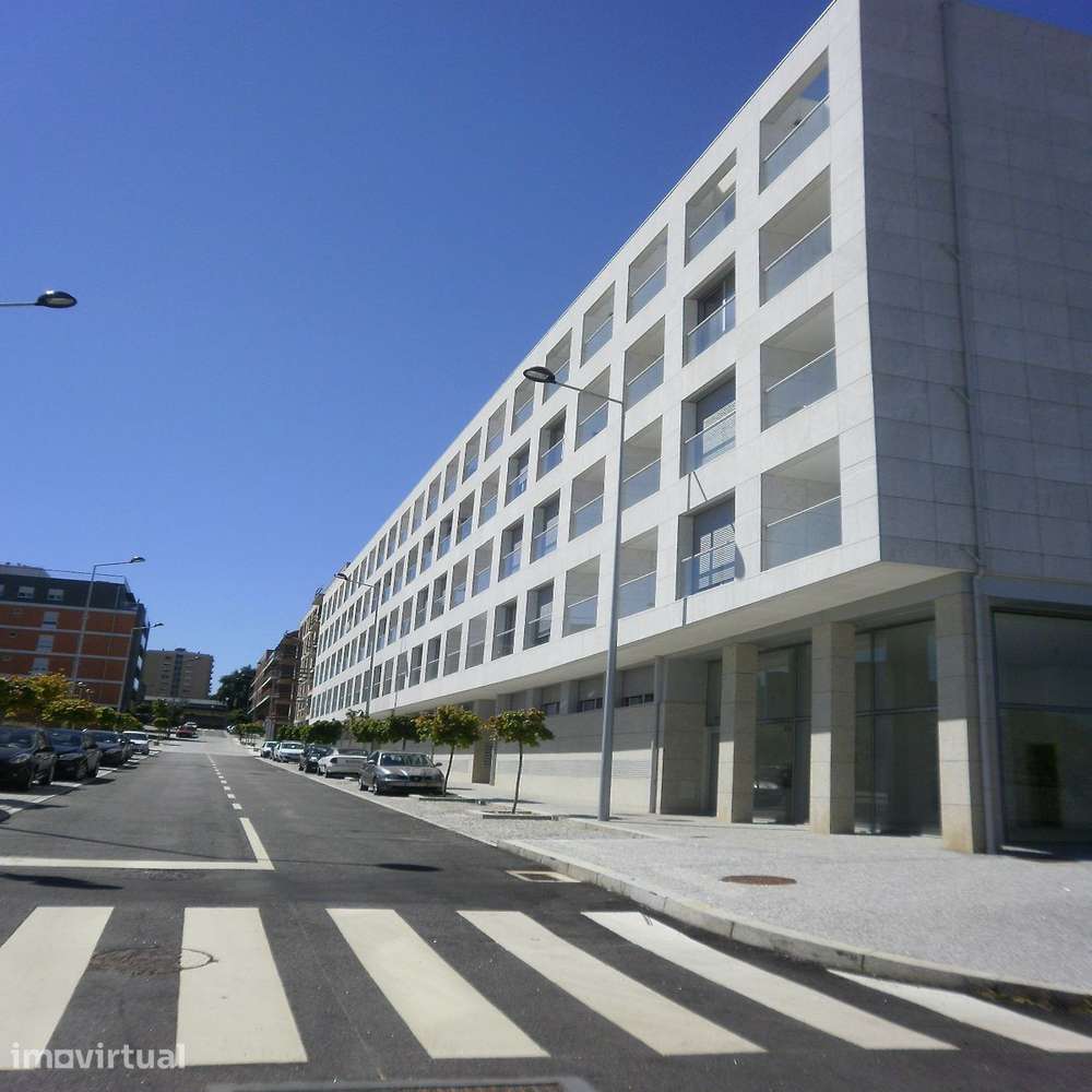 Apartamento T2 com varanda e garagem fechada em Gaia - Grande imagem: 2/17