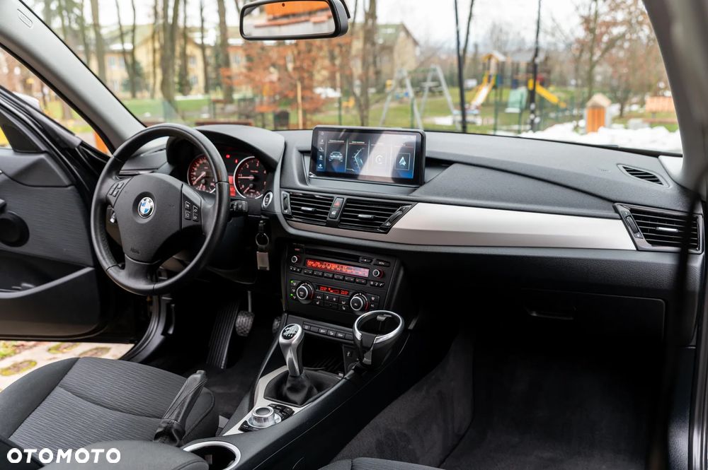 BMW X1 xDrive18d Sport Line - 30